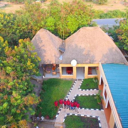 Irungu Forest Safari Lodge Katunguru Kültér fotó
