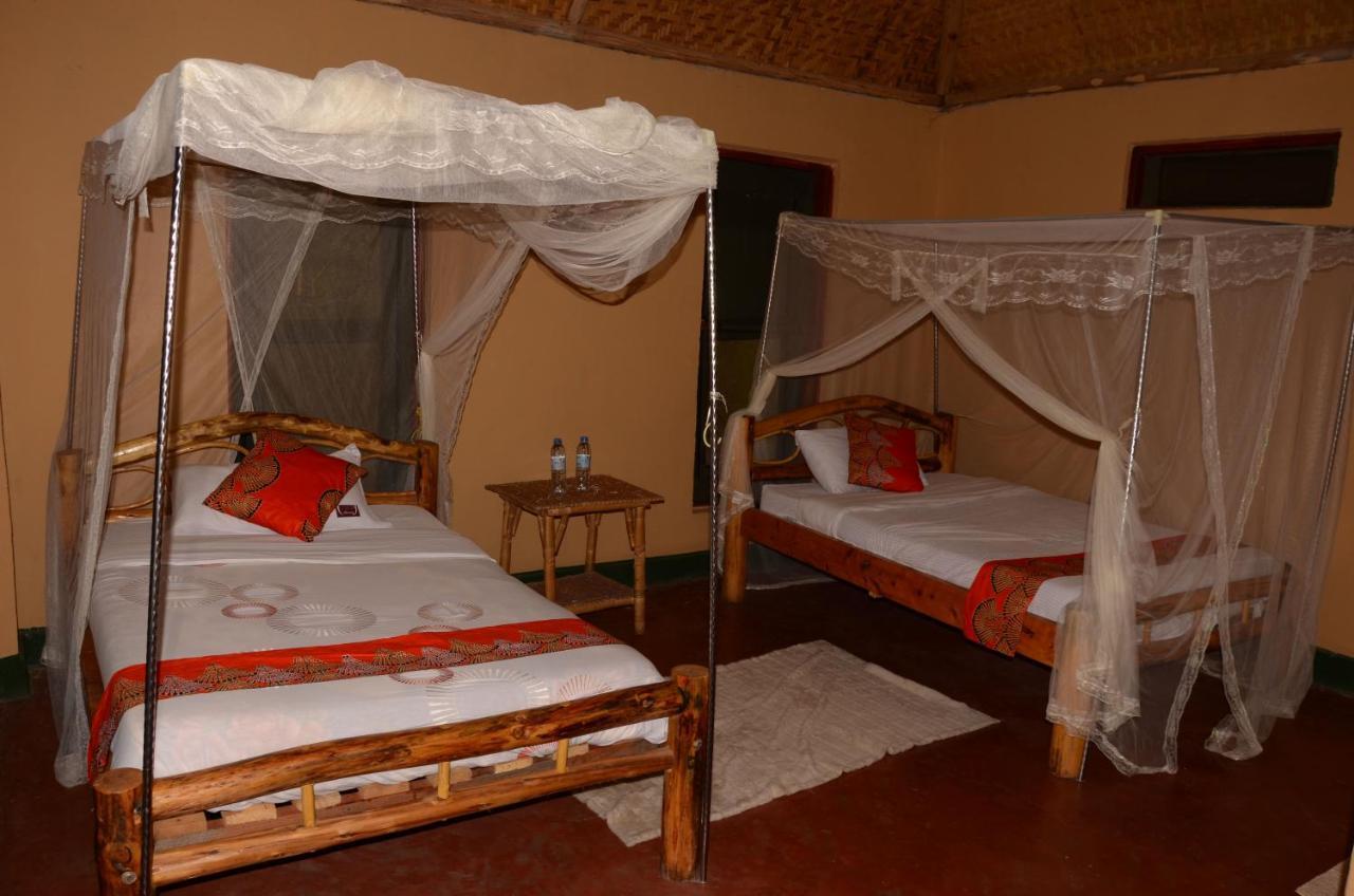 Irungu Forest Safari Lodge Katunguru Kültér fotó