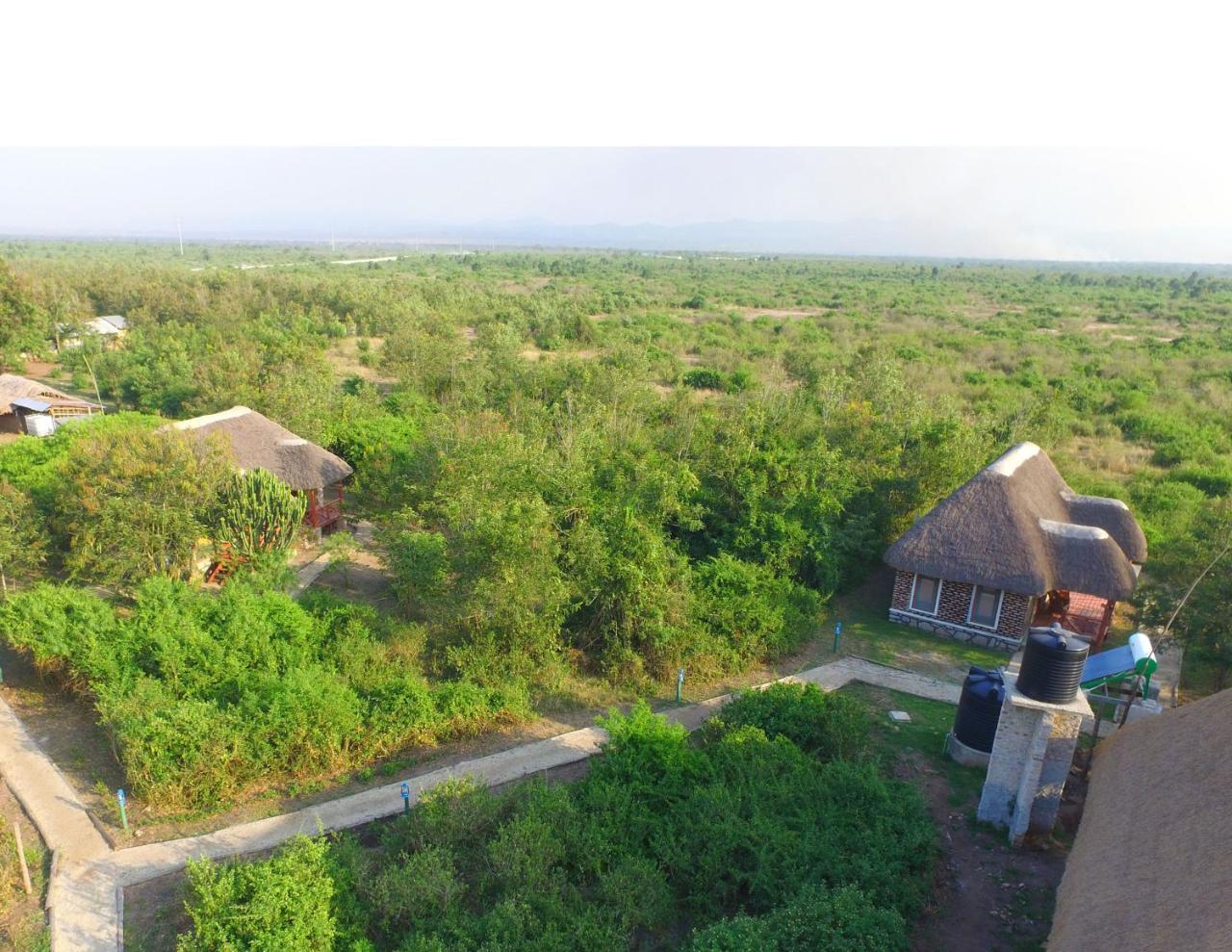 Irungu Forest Safari Lodge Katunguru Kültér fotó