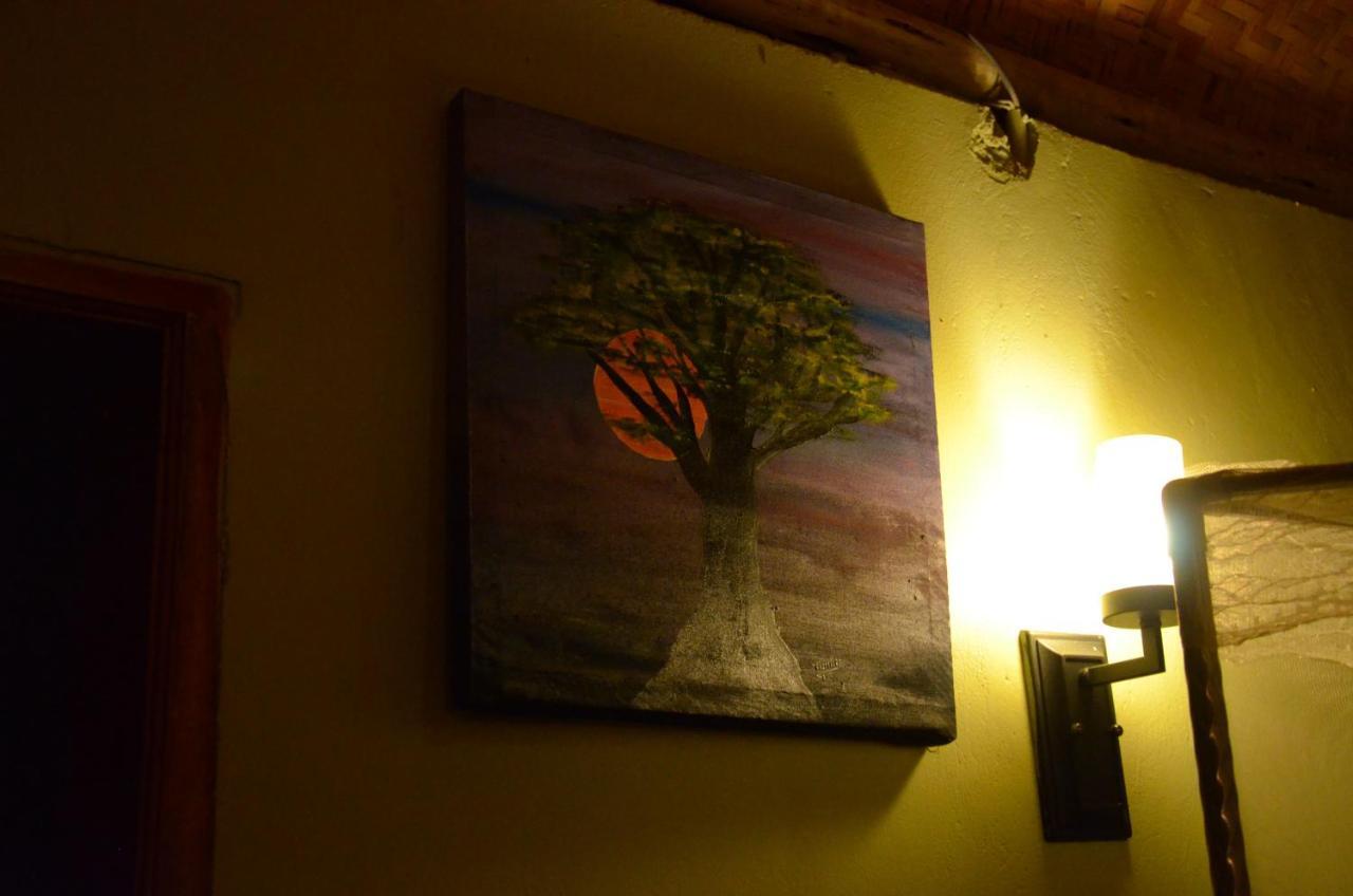 Irungu Forest Safari Lodge Katunguru Kültér fotó