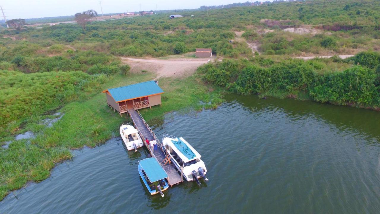 Irungu Forest Safari Lodge Katunguru Kültér fotó